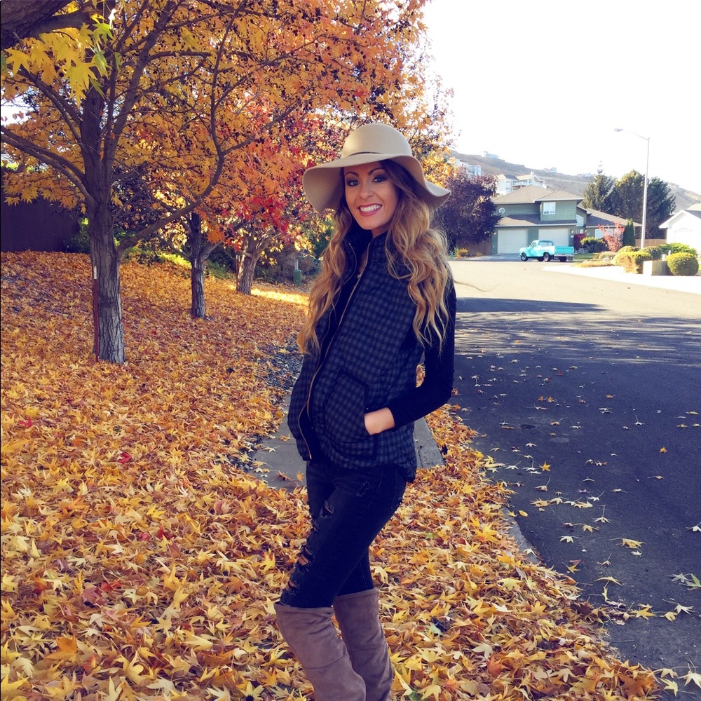 Meet your Posher, Laura